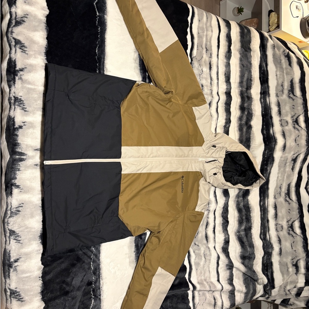 Columbia Black and Tan Hooded Jacket
